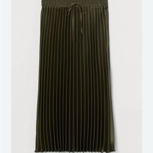 H&M Dark Green Pleated Midi Skirt